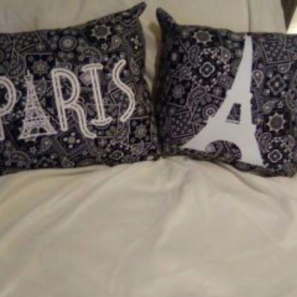 Paris Throw pillows set